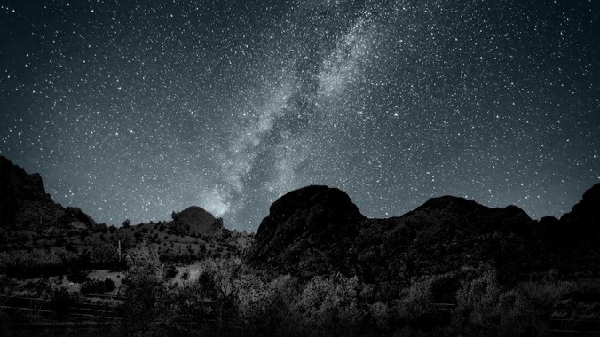 为什么抖音上的姑娘都那么好看，现实中我怎么一个也见不着？